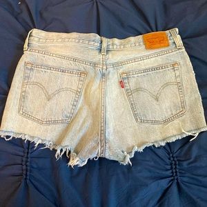 LEVI’S 501 Cutoff Short